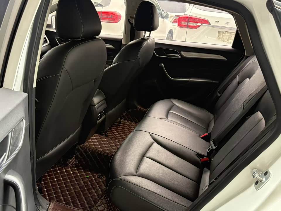 Roewe i6