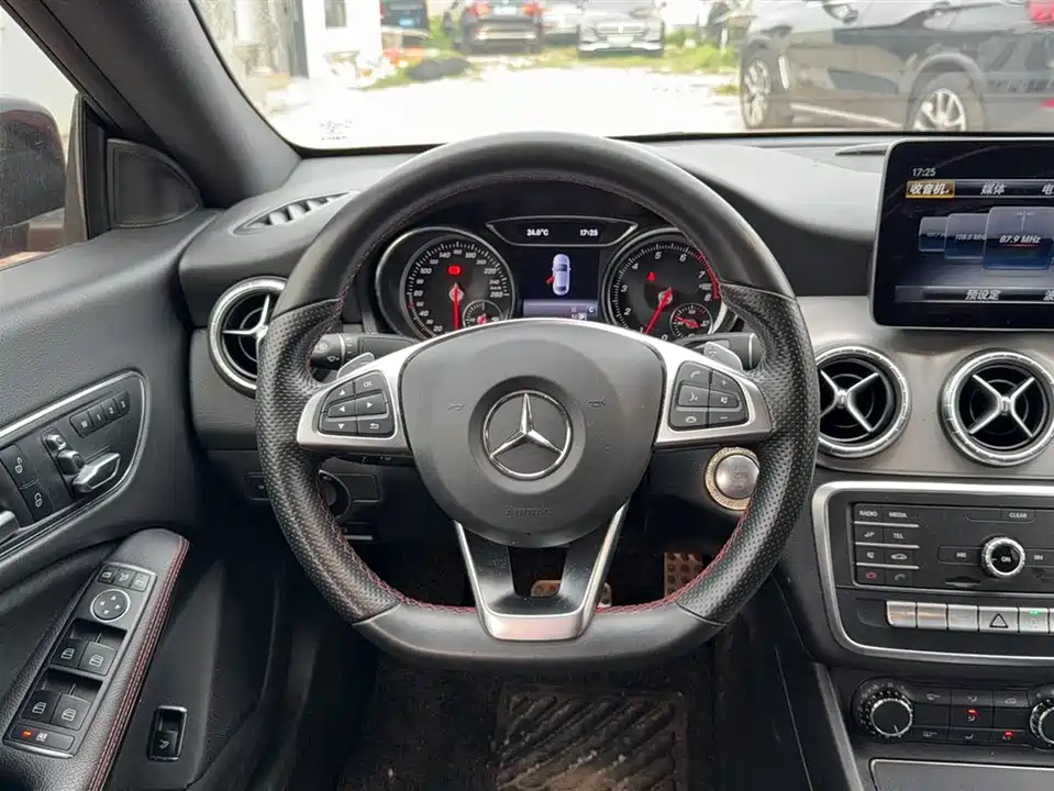 Mercedes-Benz CLA
