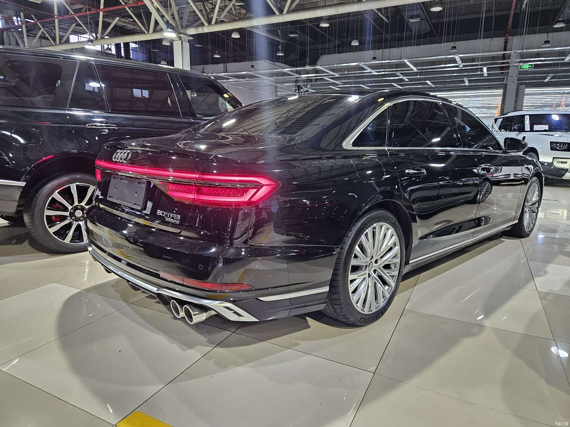 Audi A8L, 2022 4