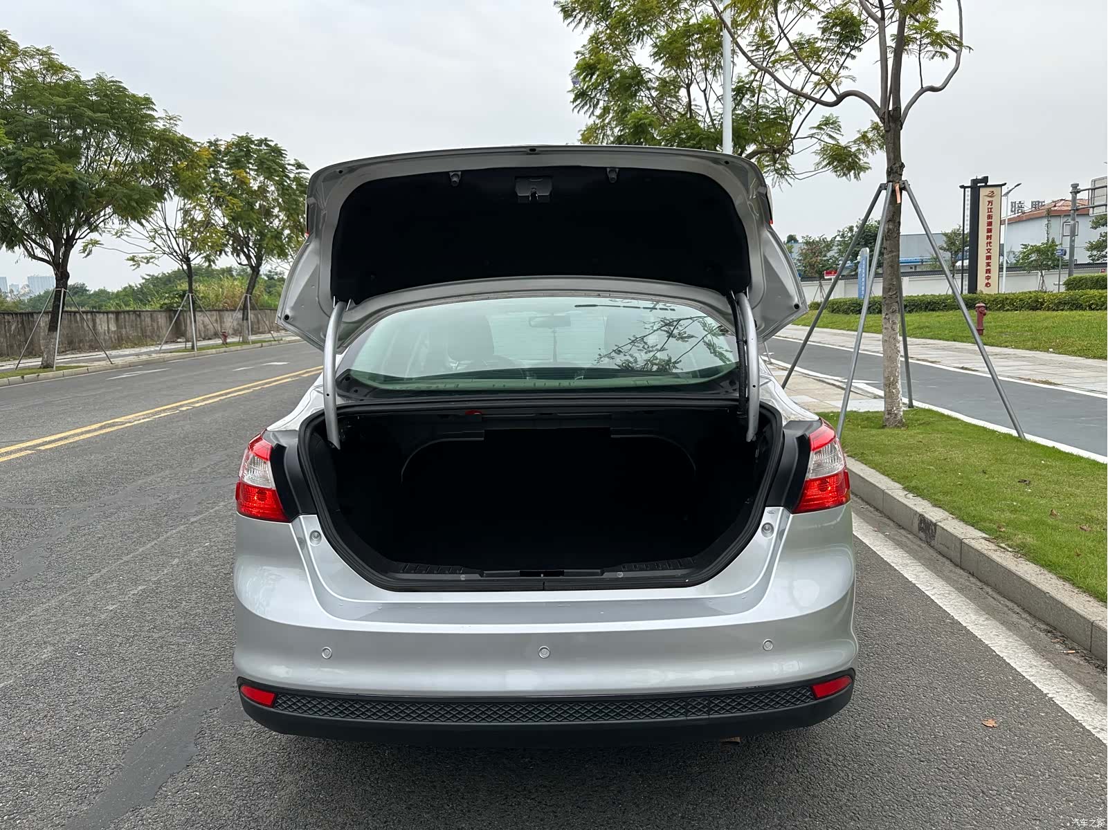 Ford Focus, 2012 10