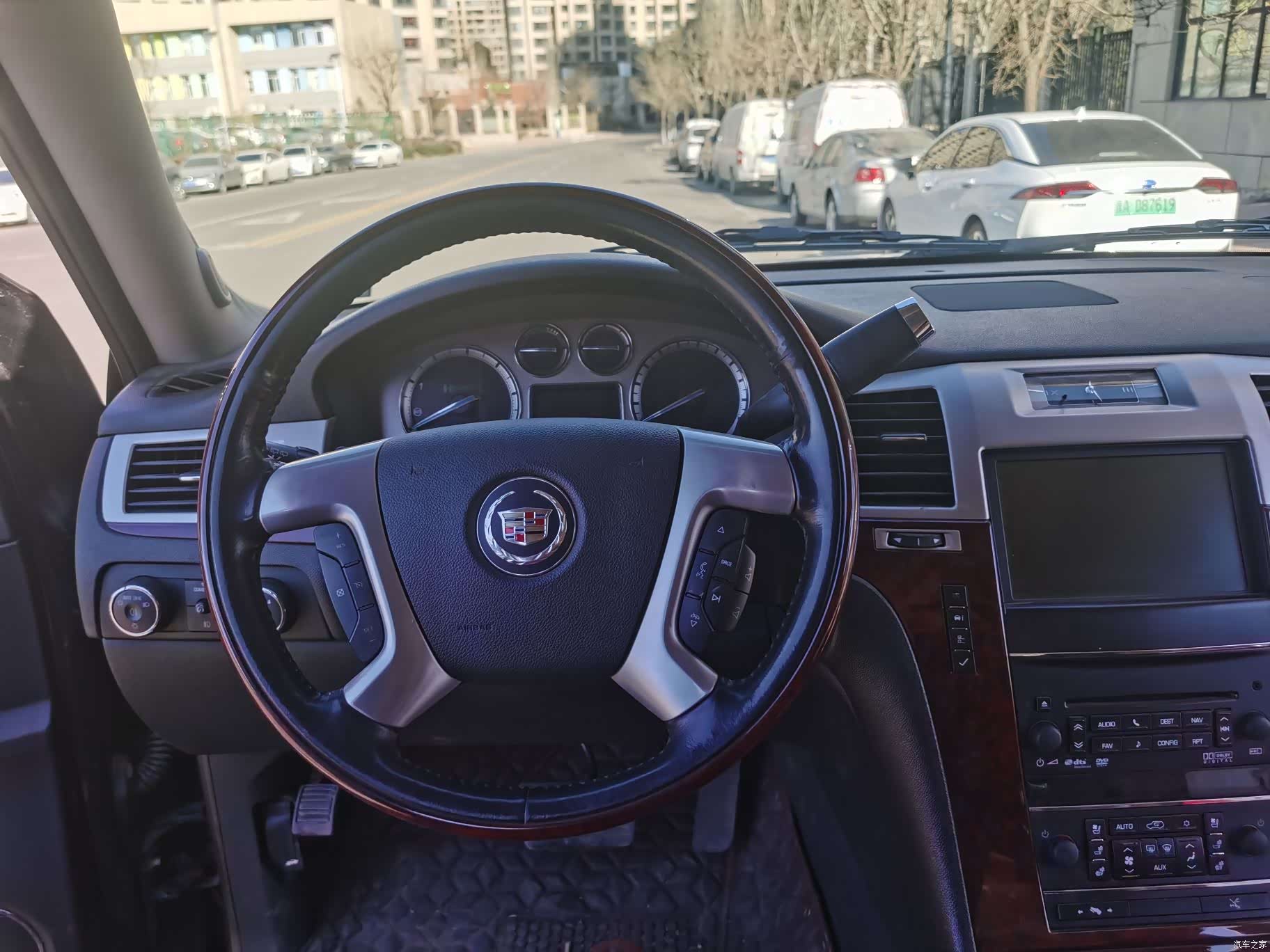 Cadillac Escalade, 2011 17
