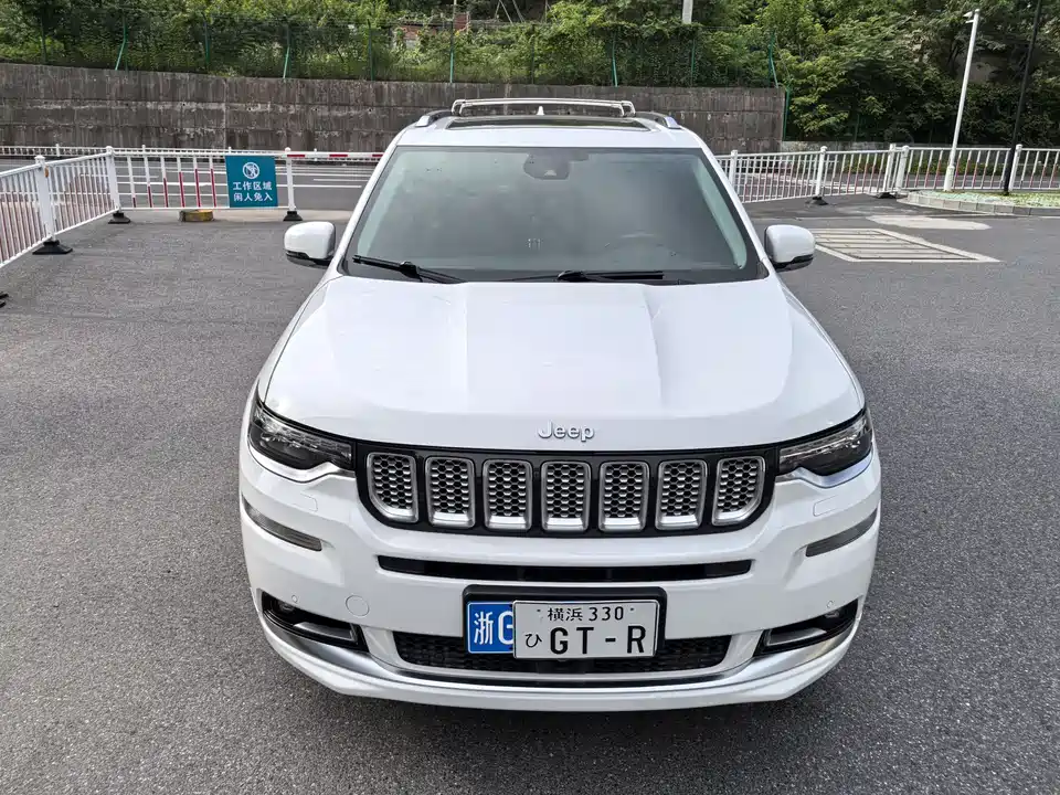 Jeep Grand Commander