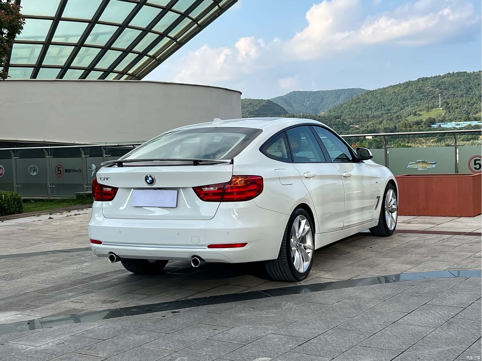 BMW 3 Series, 2015 24