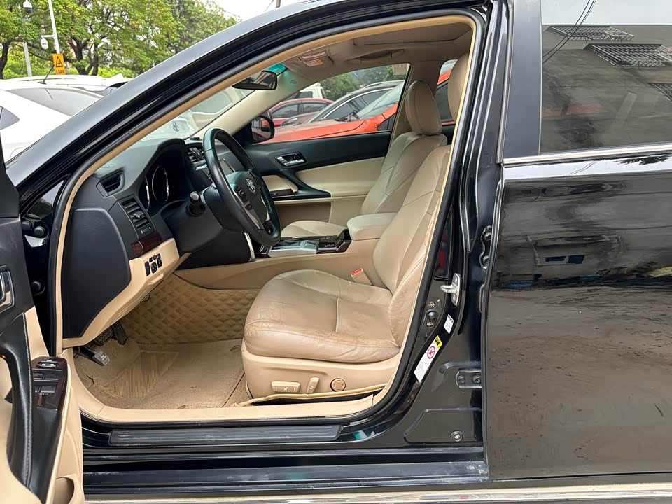 Toyota Reiz Toyota Reiz