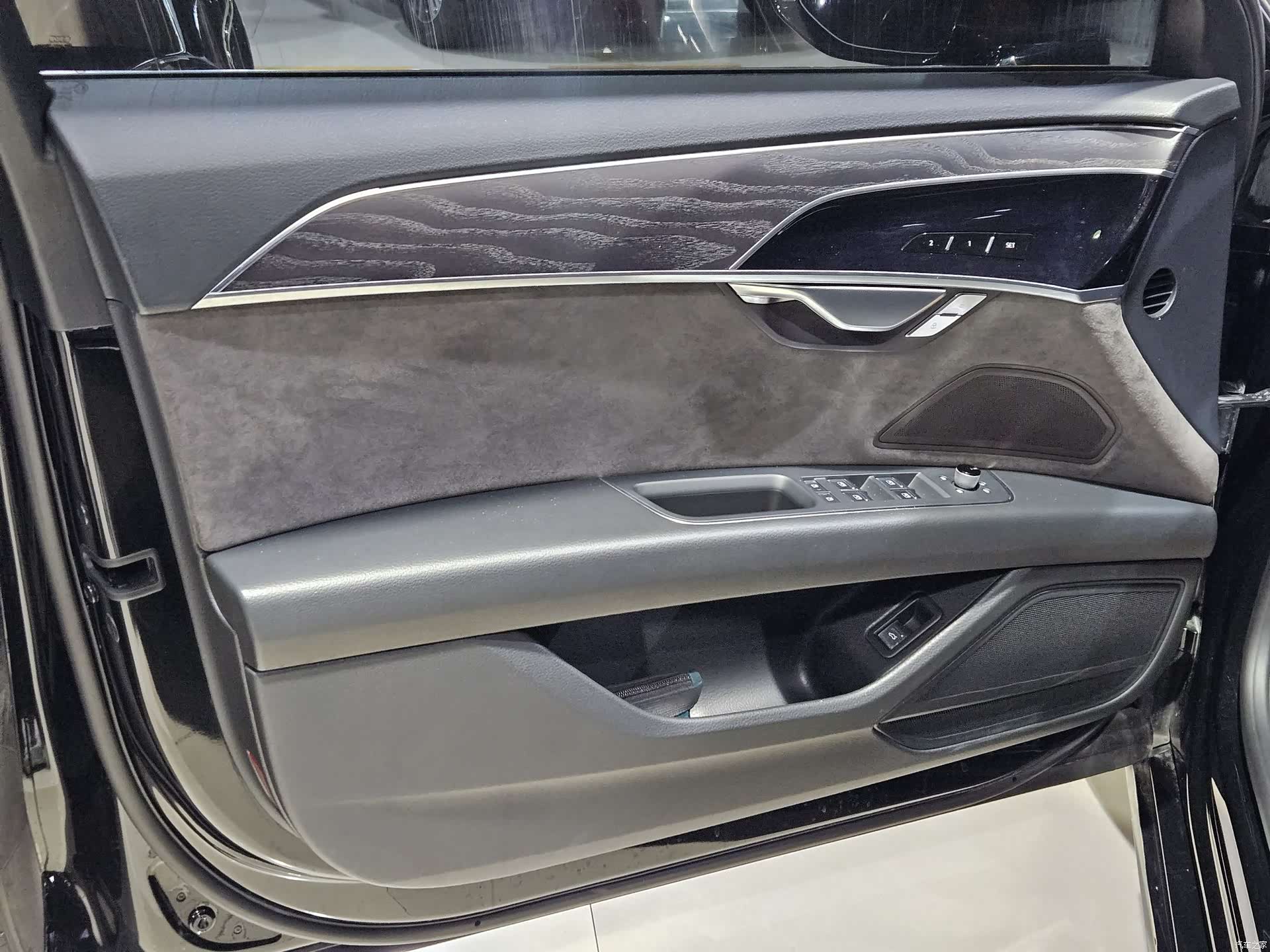 Audi A8L, 2022 7