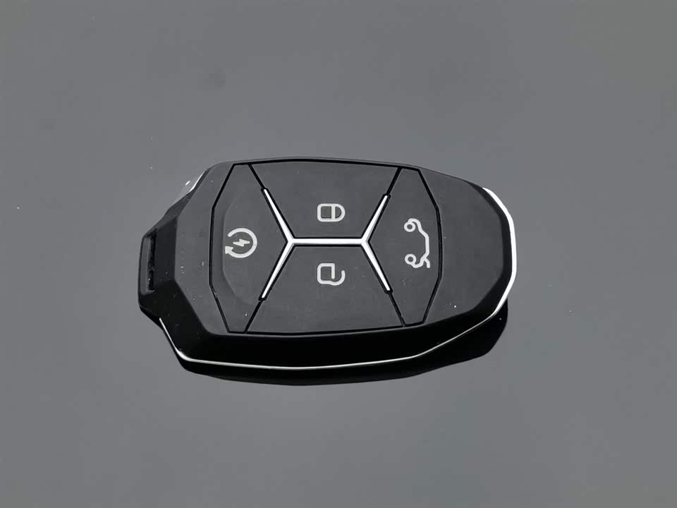 Lynk & Co 03 Lynk & Co 03