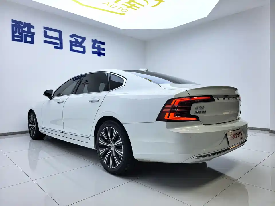 Volvo S90