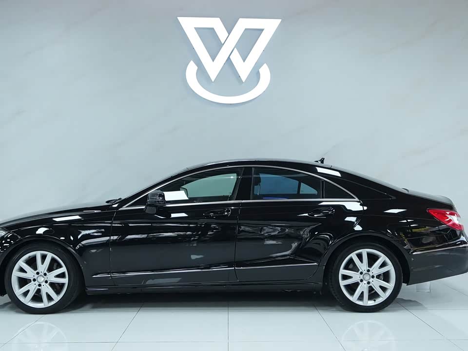 Mercedes-Benz CLS Mercedes-Benz CLS