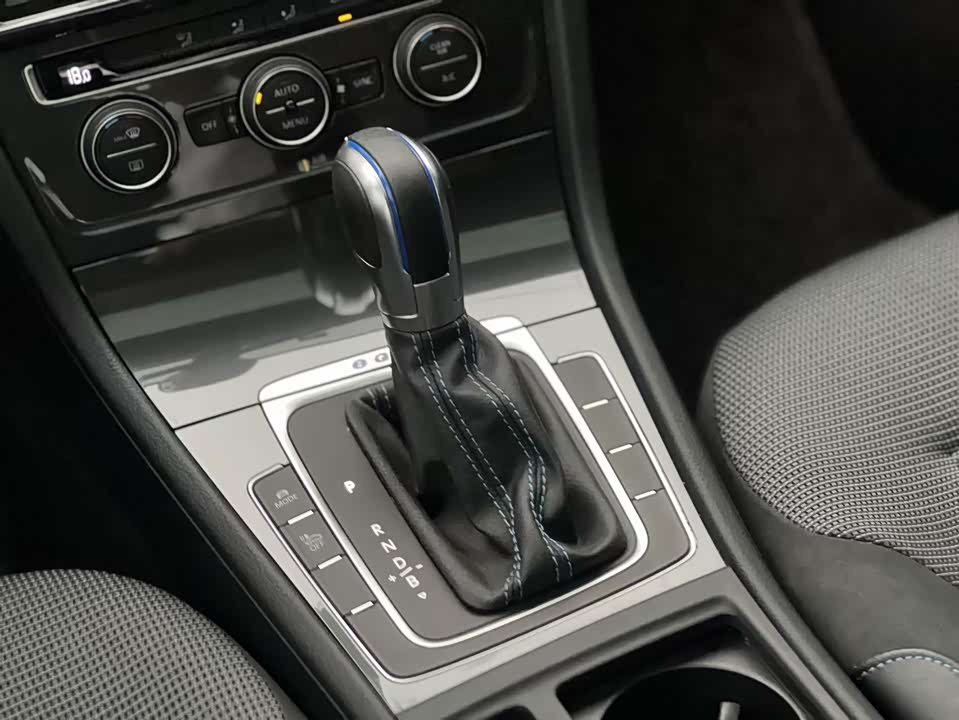 Volkswagen Golf*pure electricity