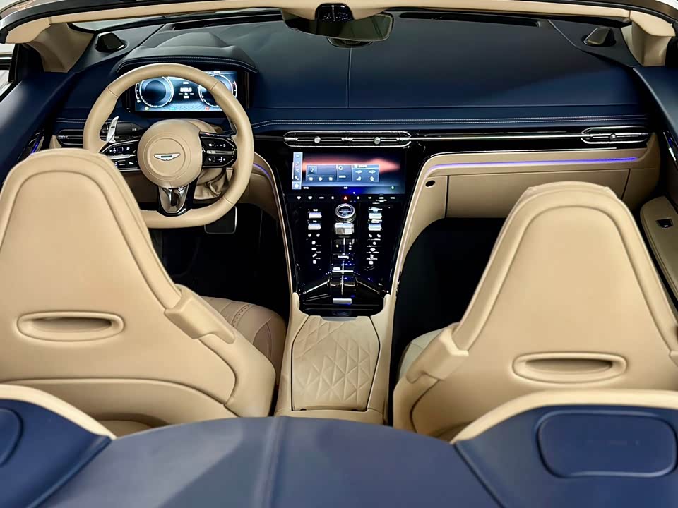 Aston Martin DB12 Aston Martin DB12