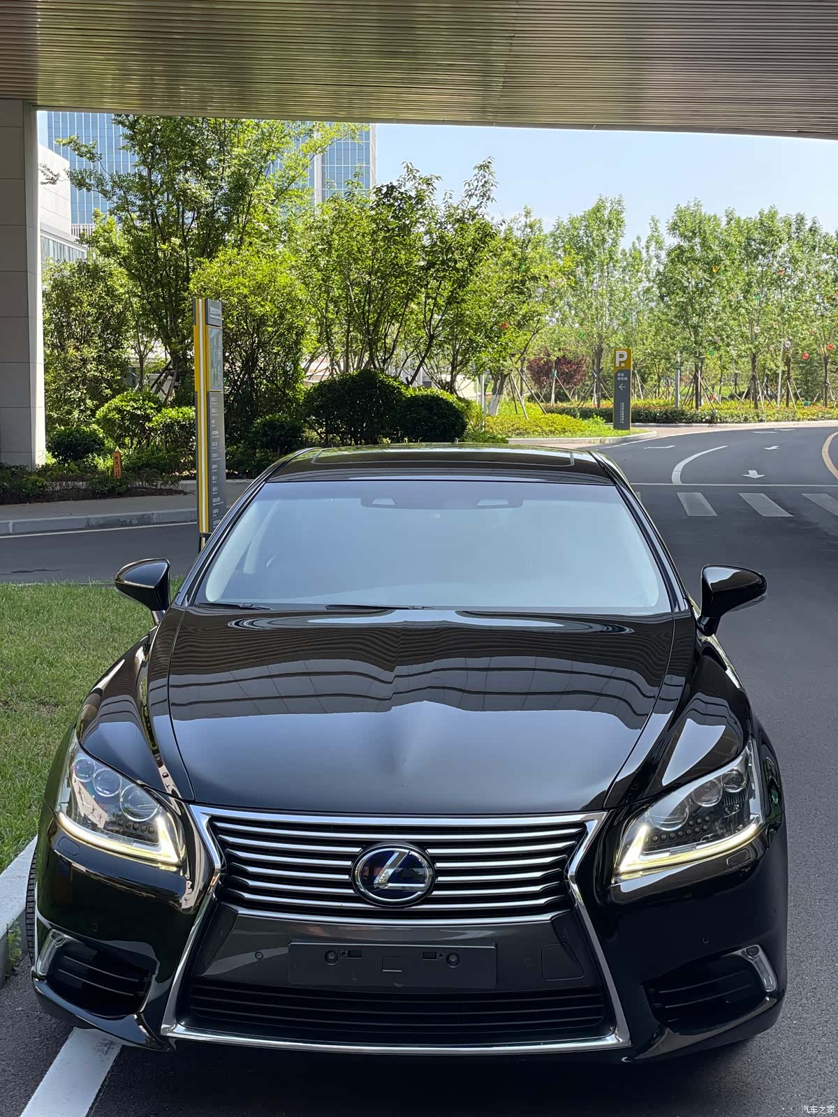 Lexus LS, 2014 1