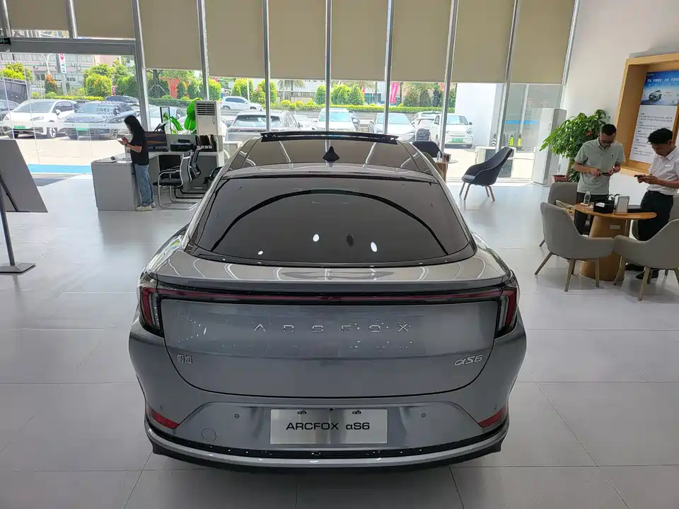 ARCFOX Polar Fox Alpha S6