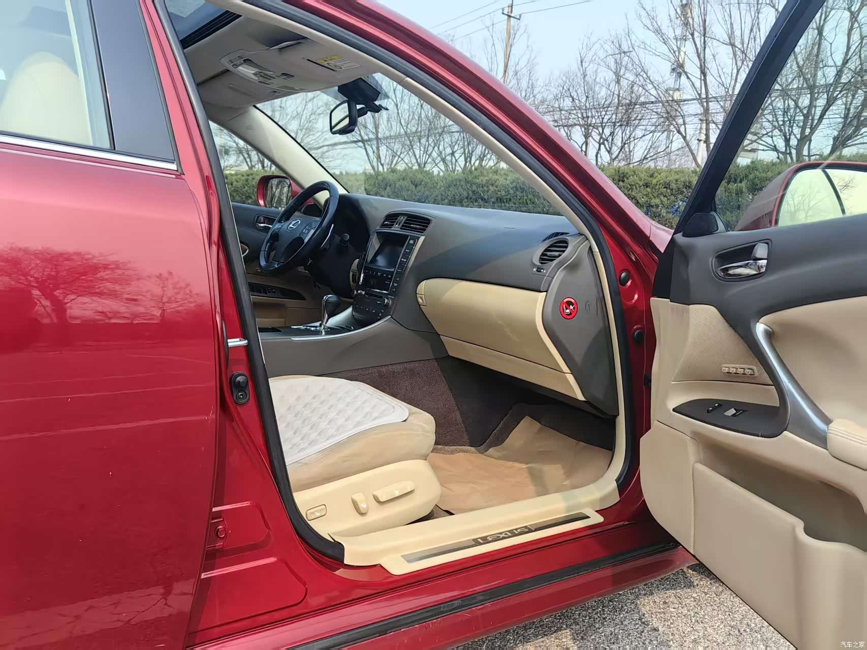 Lexus IS, 2010 10