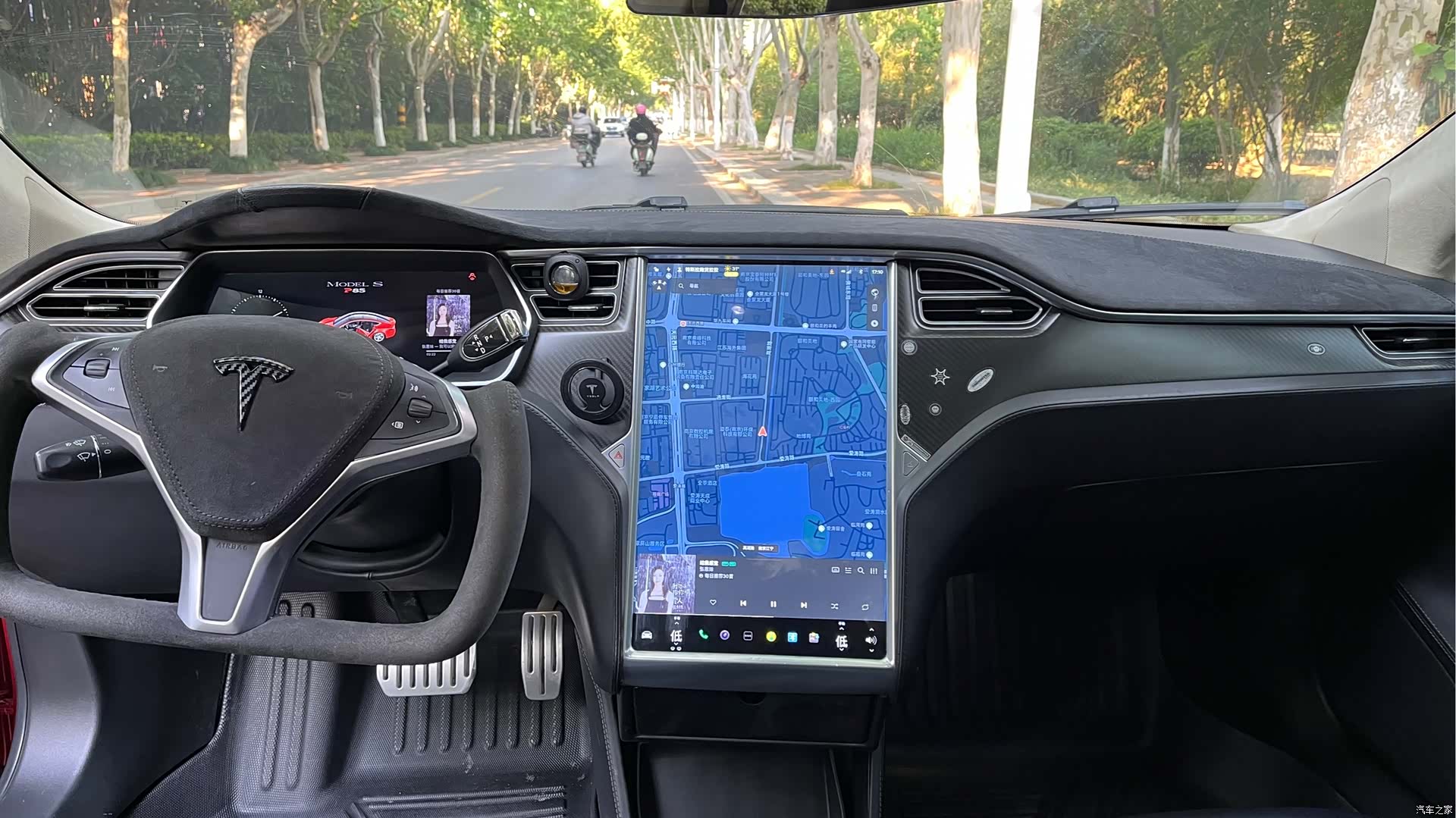 Tesla Model S, 2015 11