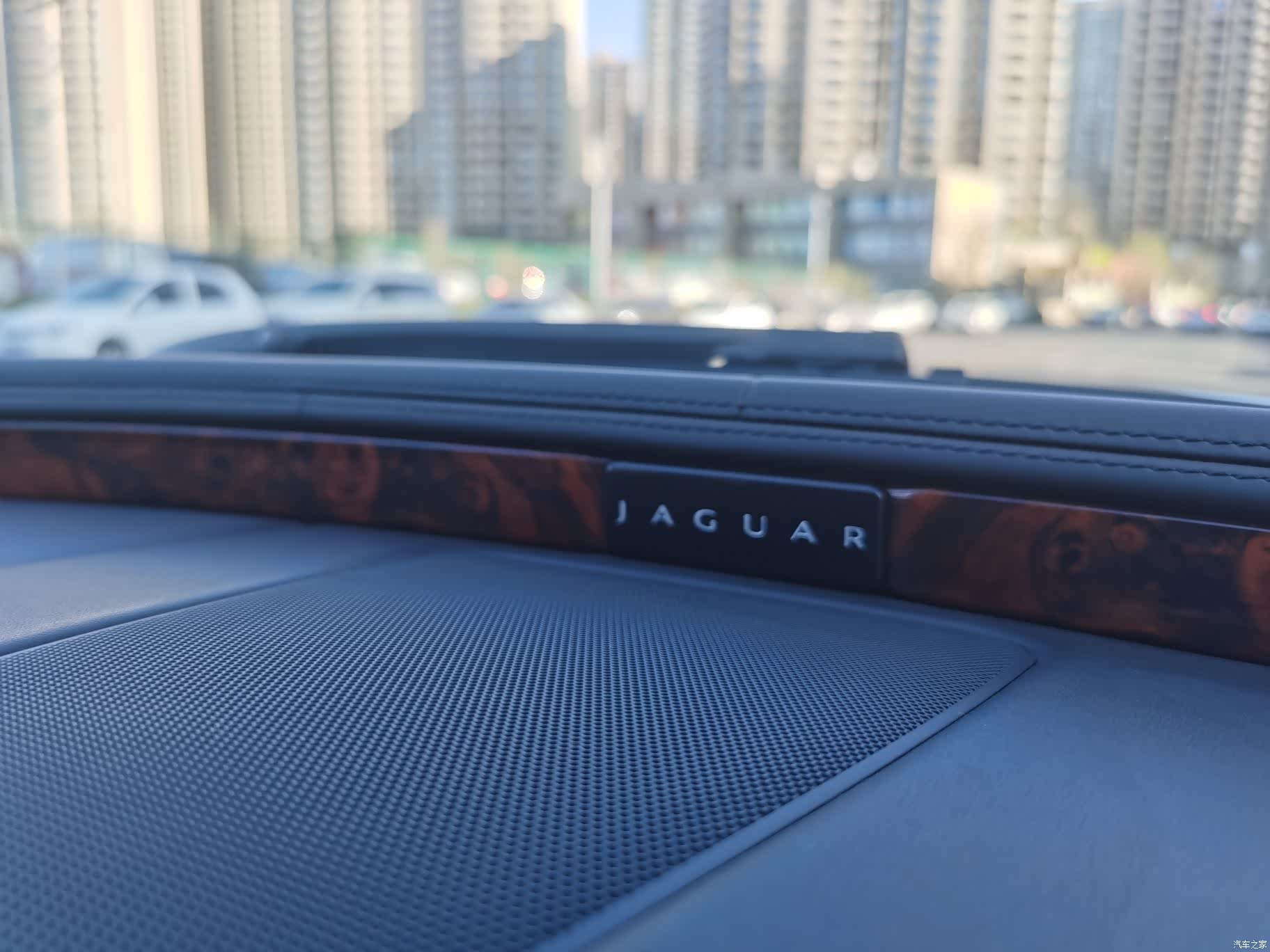 Jaguar XJ, 2011 17