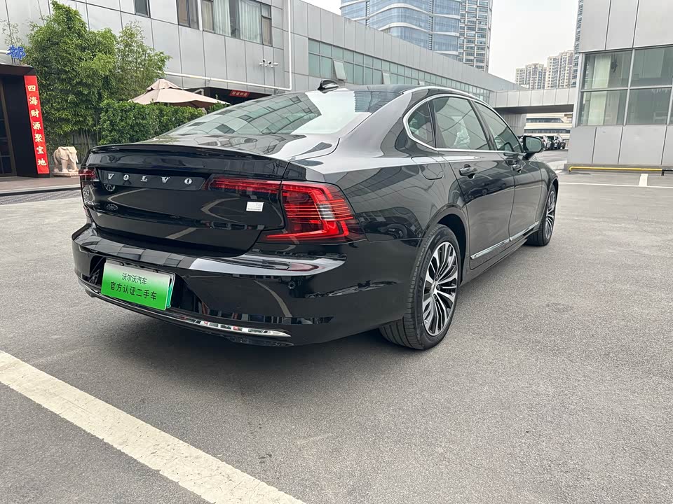 Volvo S90
