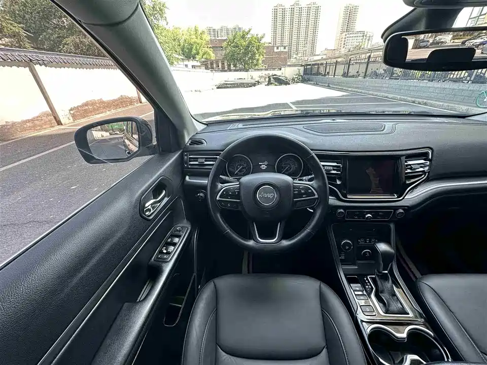 Jeep Grand Commander