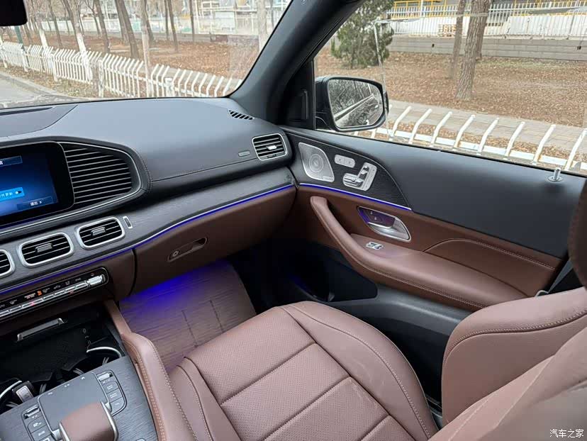 Mercedes-Benz GLS, 2025 10
