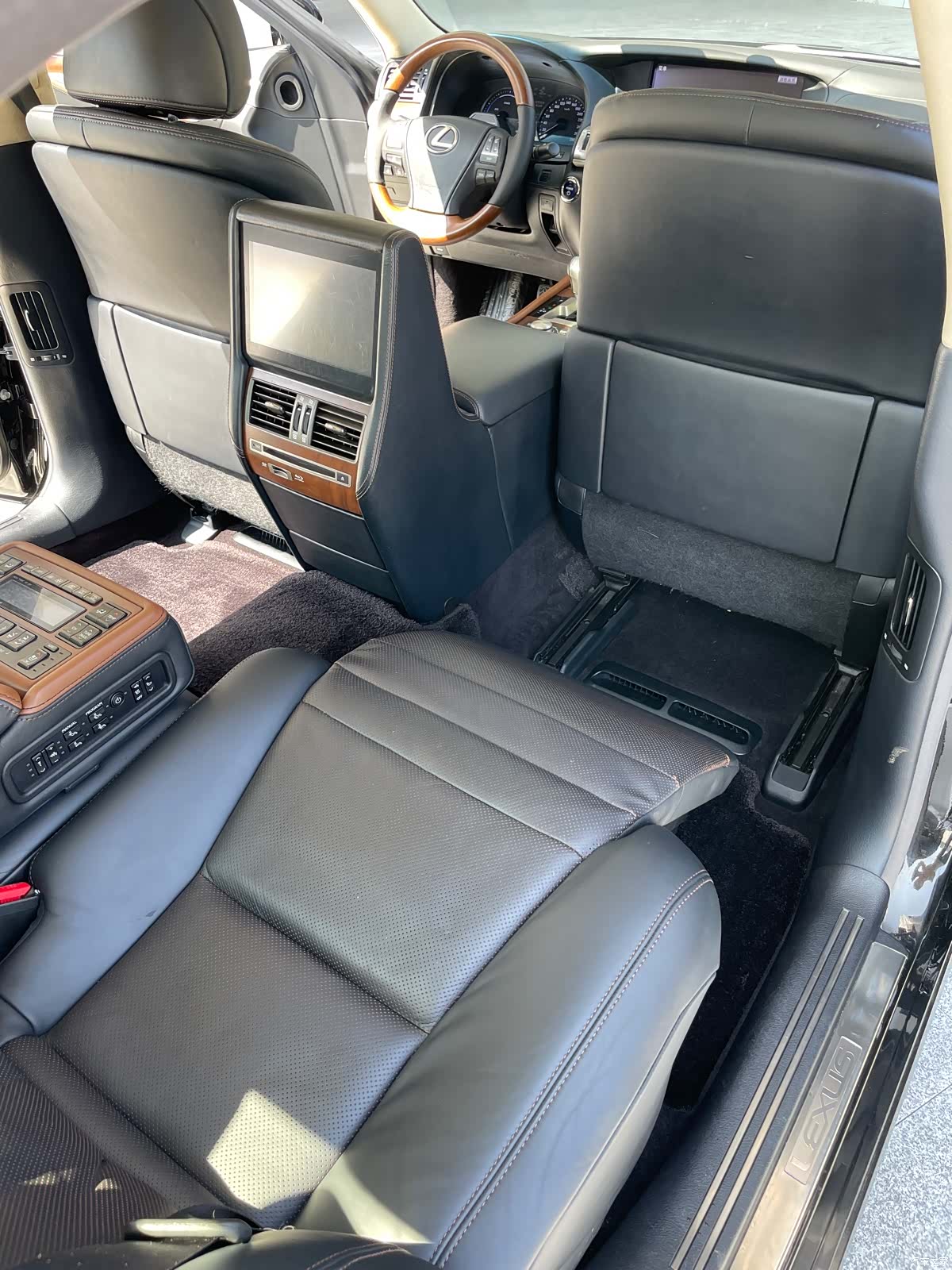 Lexus LS, 2014 47