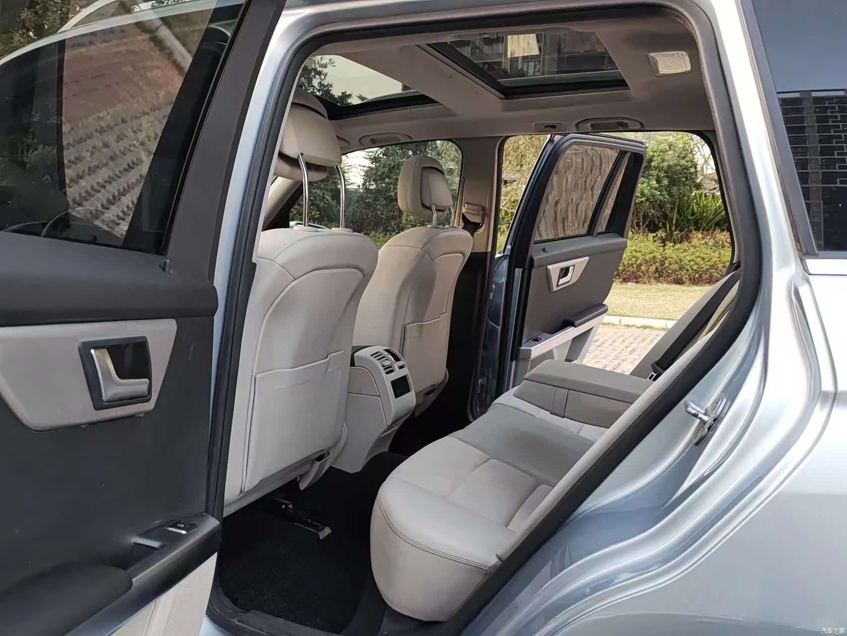 Mercedes-Benz GLK-Class, 2015 10