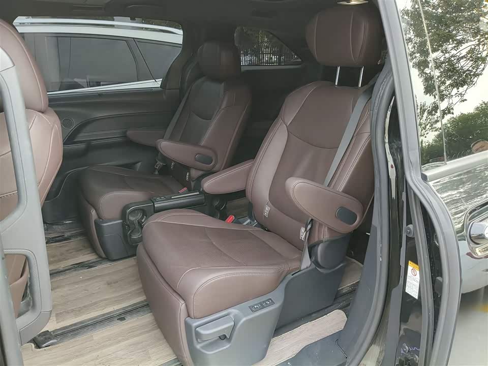 Toyota SIENNA Toyota SIENNA
