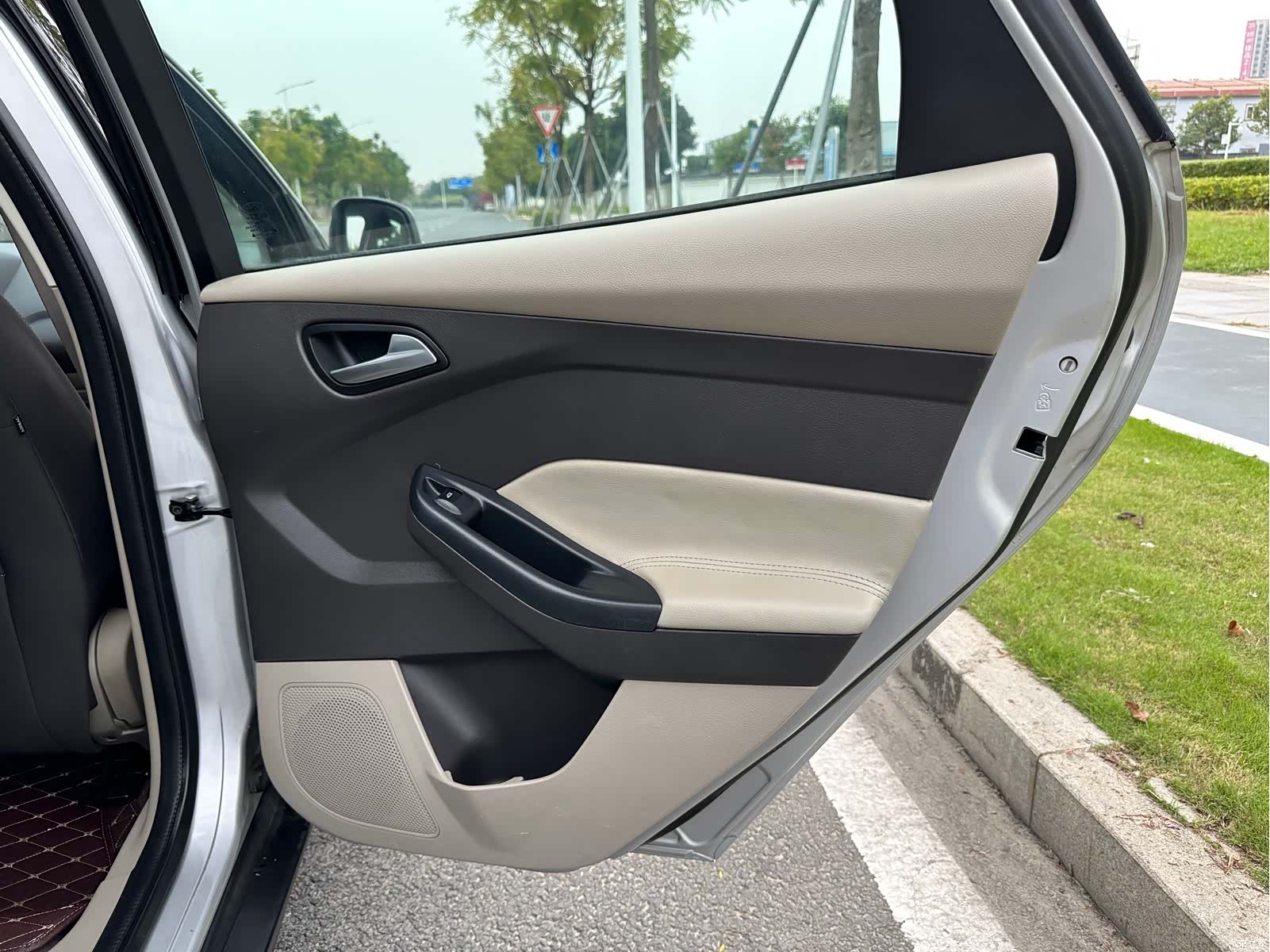 Ford Focus, 2012 21