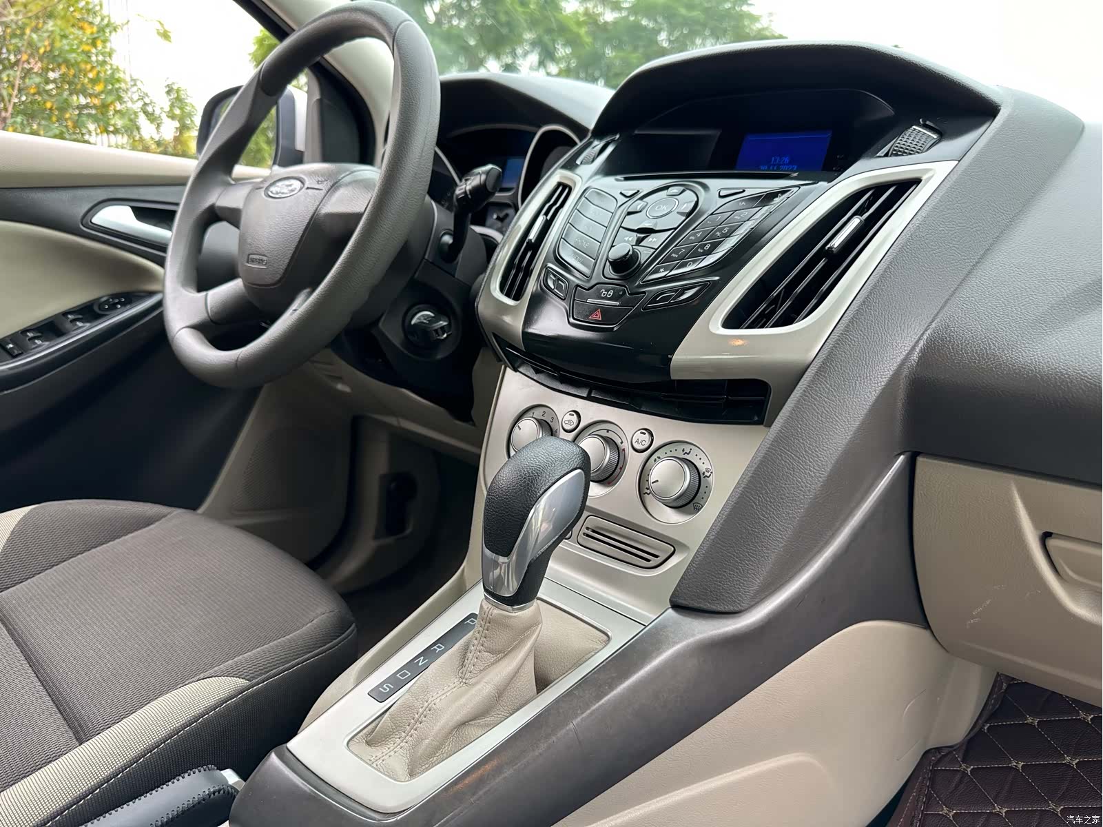 Ford Focus, 2012 26