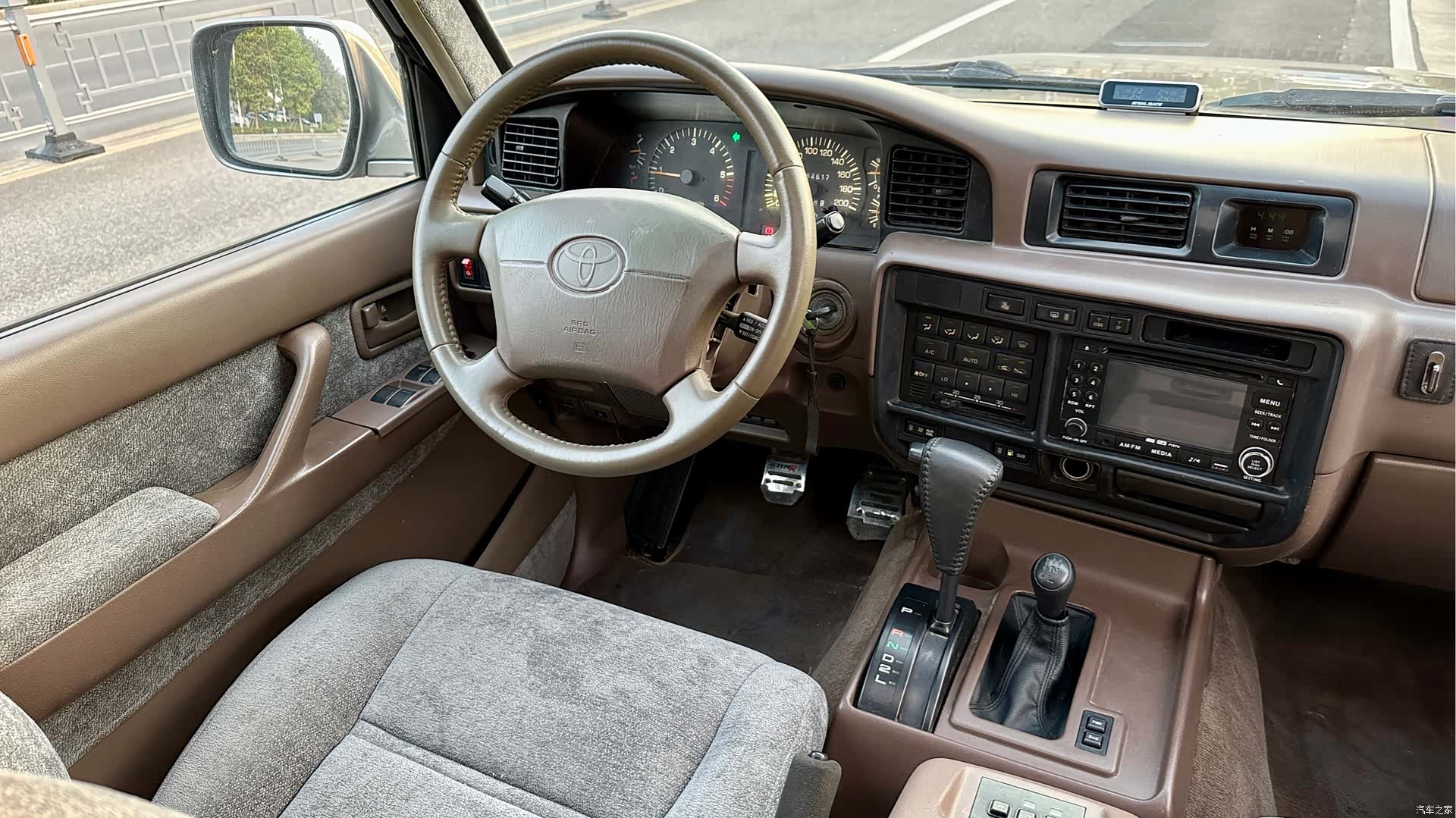 Toyota Land Cruiser, 1994 все фото