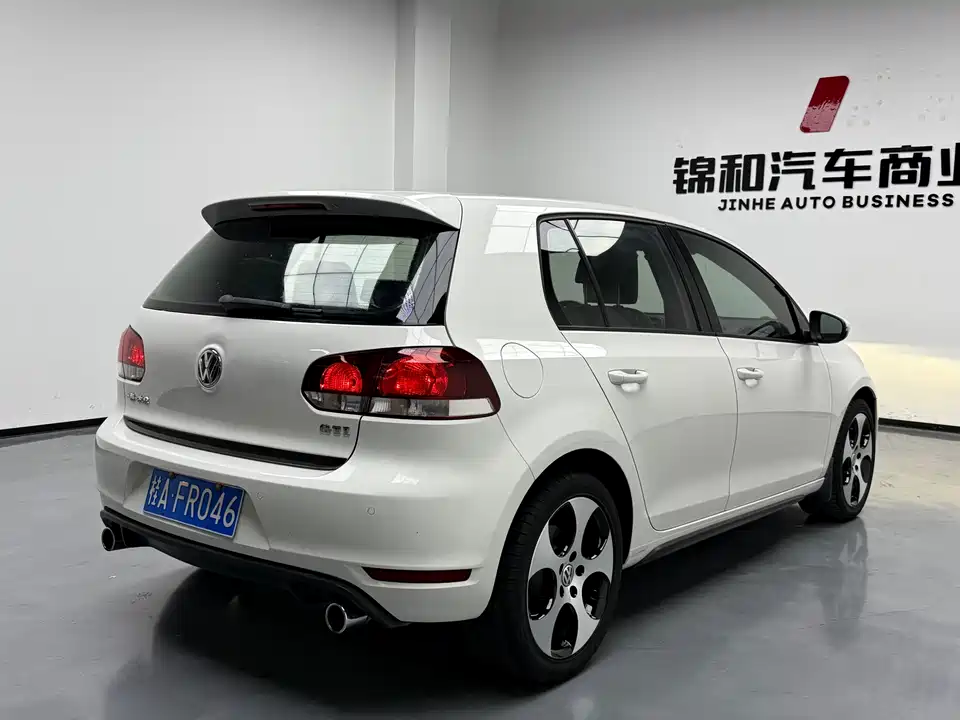 Volkswagen Golf GTI