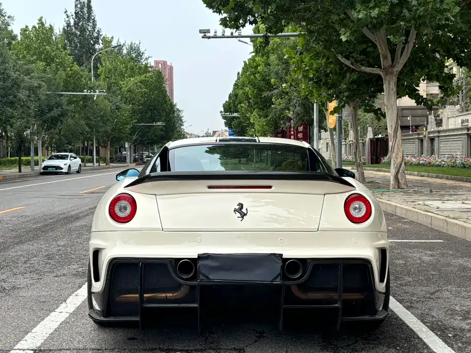 Ferrari 599