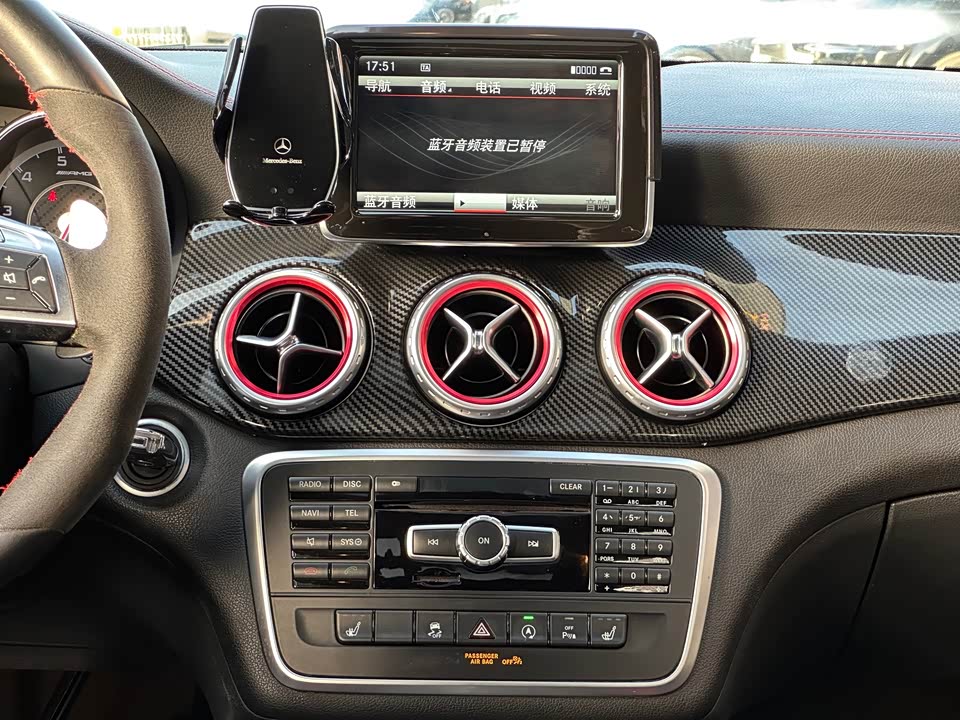 Mercedes-Benz GLA AMG Mercedes-Benz GLA AMG