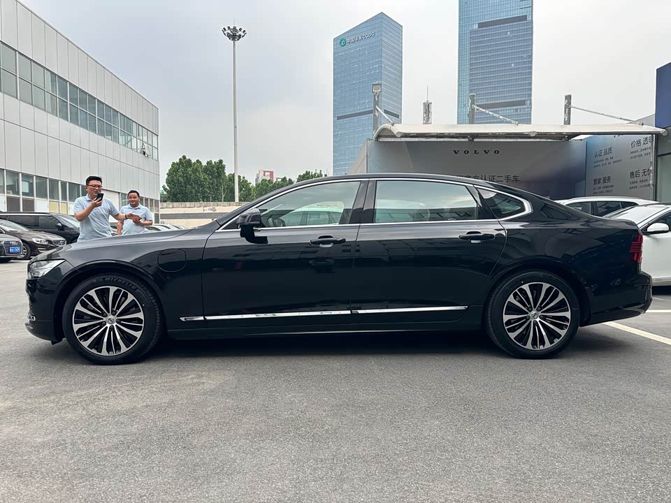 Volvo S90