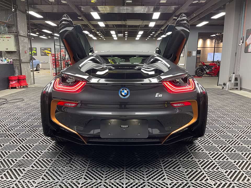 BMW i8