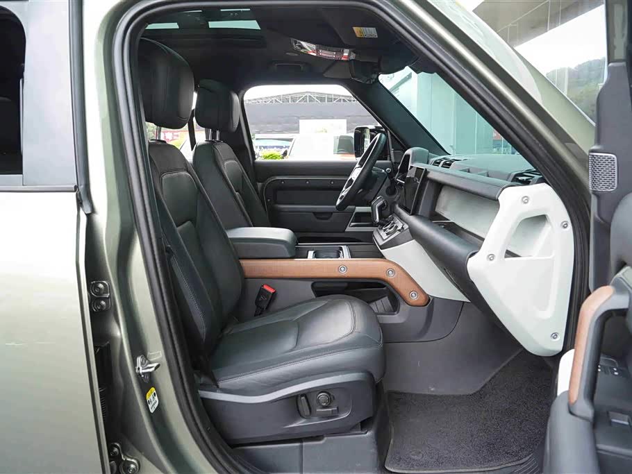 Land Rover guard