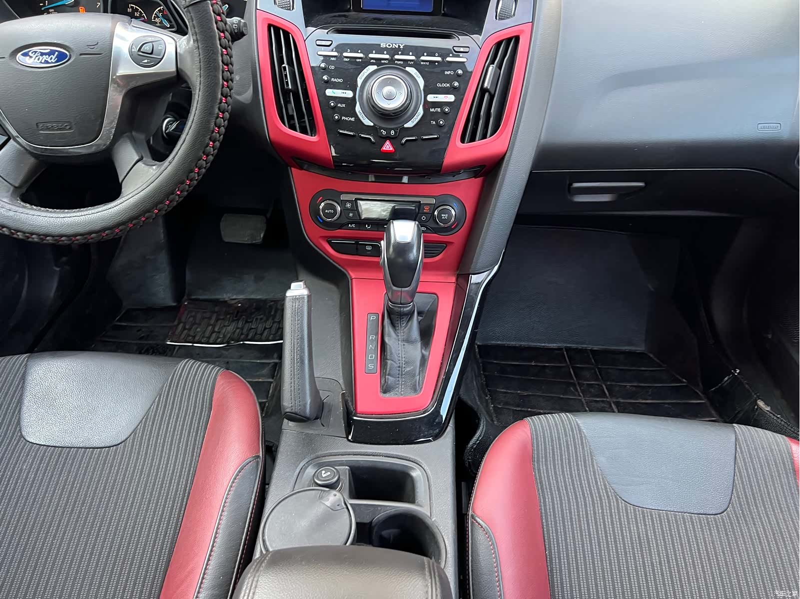 Ford Focus, 2014 10