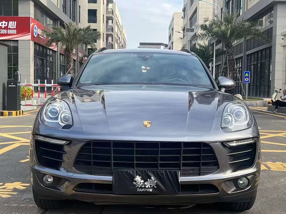 Porsche Macan