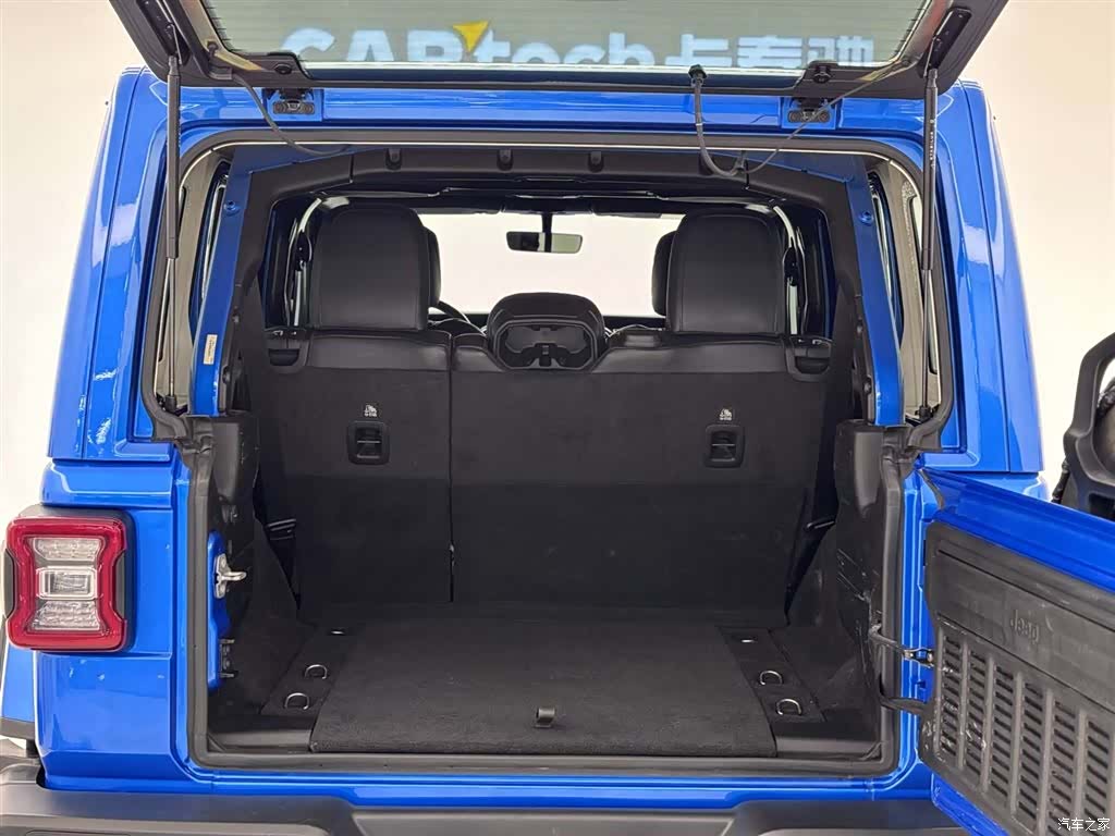 Jeep Wrangler, 2023 21
