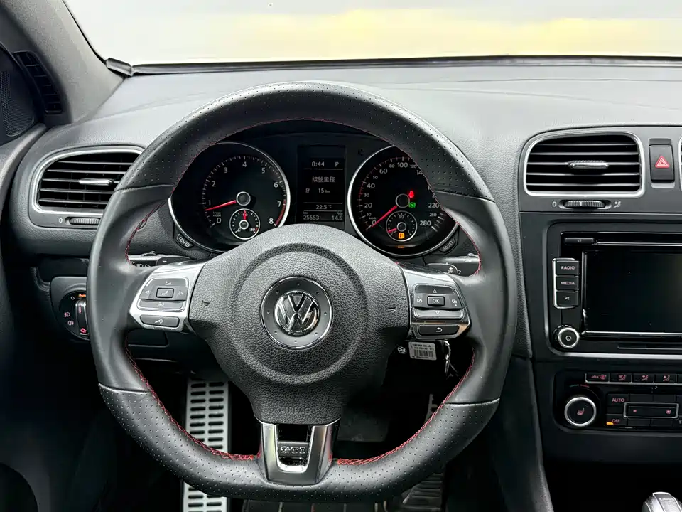 Volkswagen Golf GTI