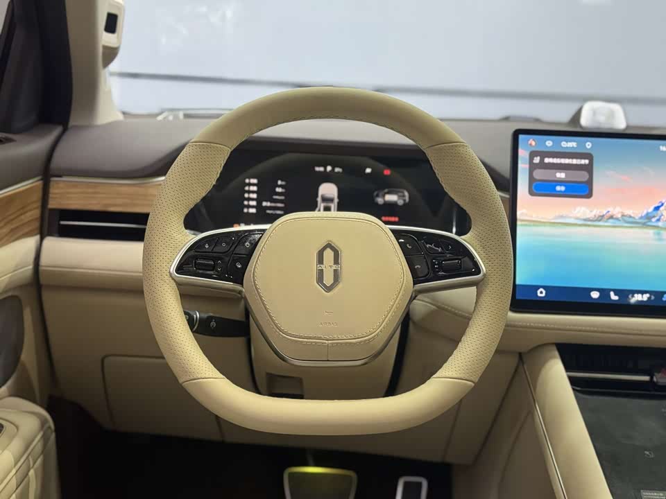 AITO Ask the world M7