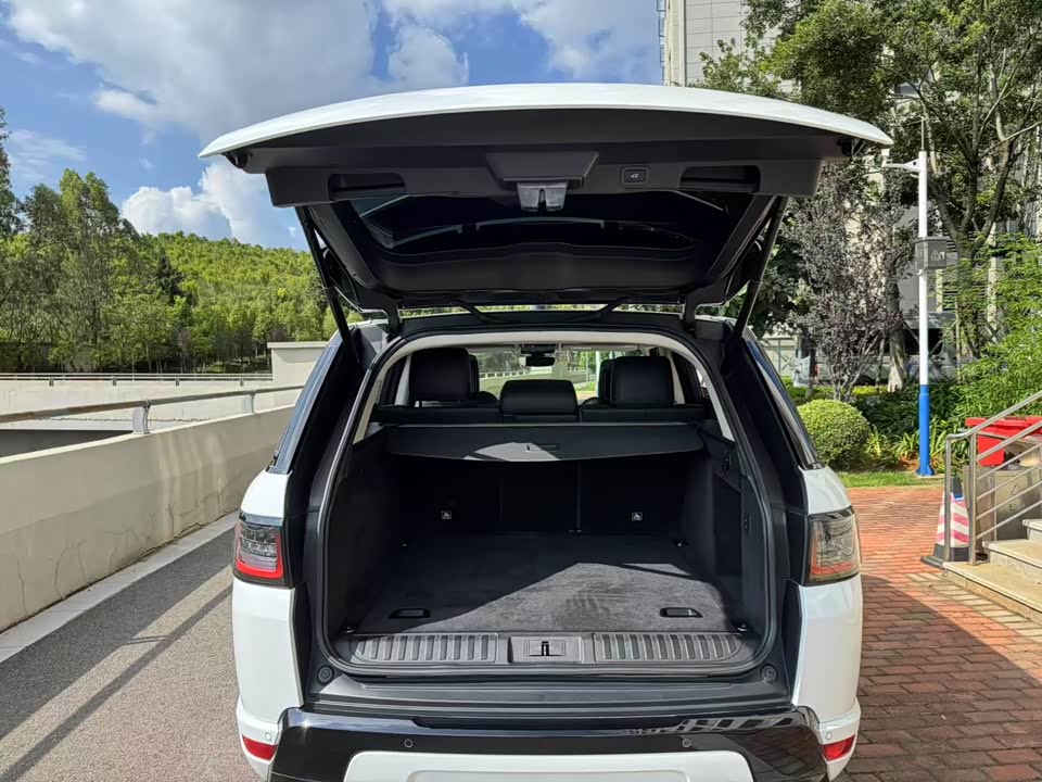 Land Rover Range Rover Sport Land Rover Range Rover Sport