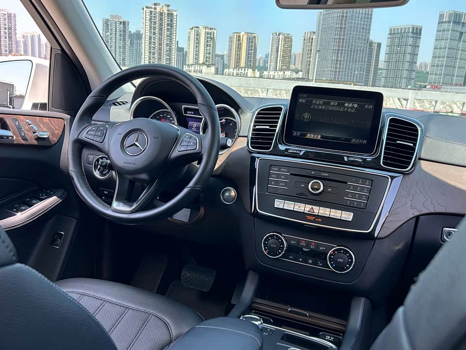 Mercedes-Benz GLE Mercedes-Benz GLE