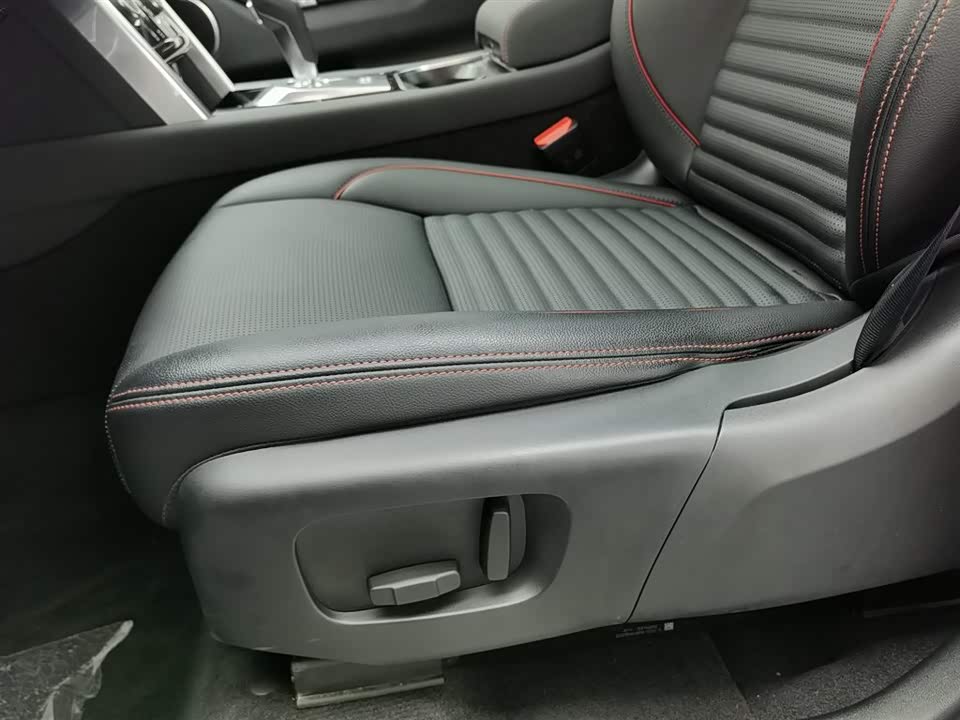 Land Rover Discover sources for sports