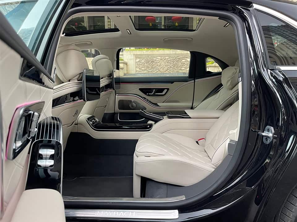 Mercedes-Benz Maybach S-class