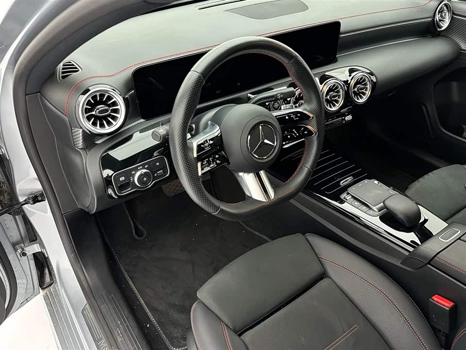 Mercedes-Benz Class A Mercedes-Benz Class A