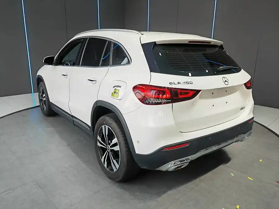 Mercedes Benz GLA