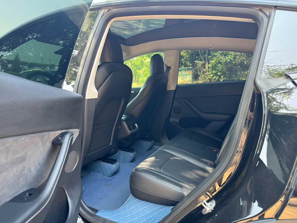 Tesla Model Y Tesla Model Y