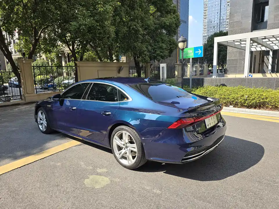 Audi A7L