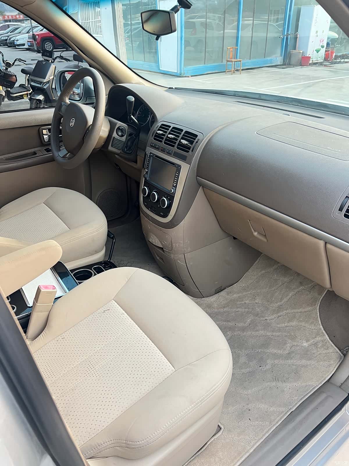 Buick GL8, 2015 9