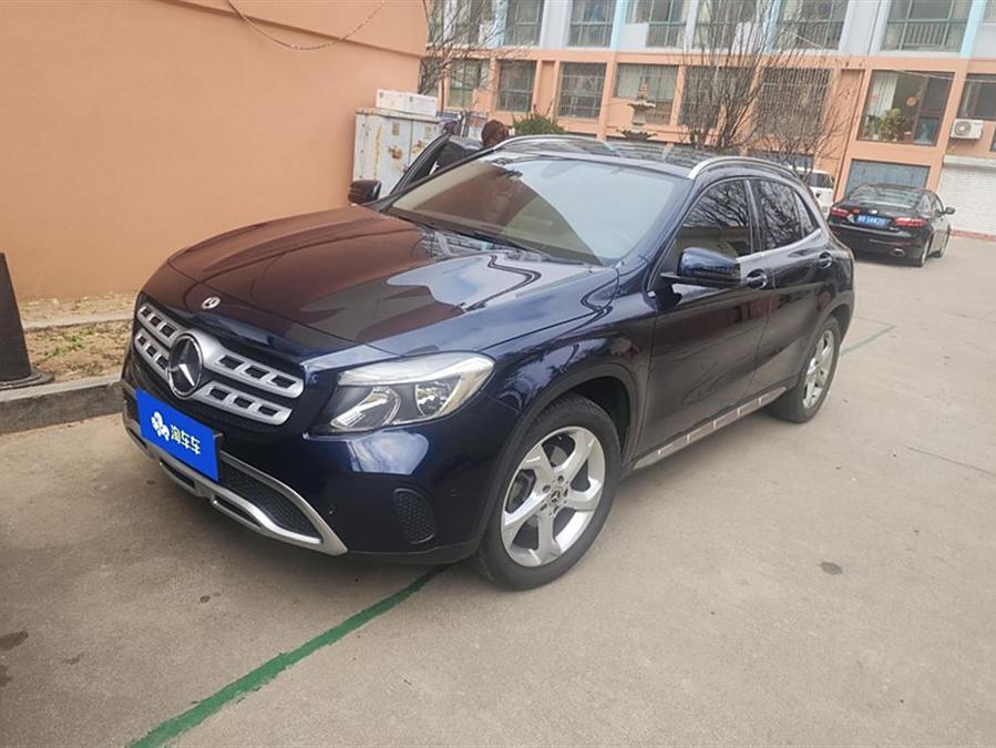 Mercedes Benz GLA