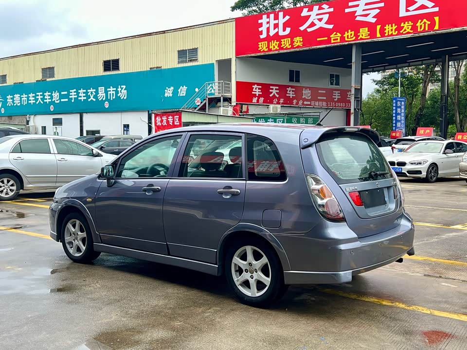 Suzuki Liana